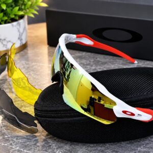 Gafas deportivas Oakley blanca y roja