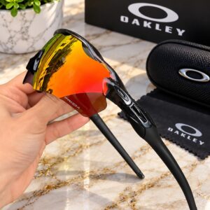 Gafas deportivas Oakley lente naranja y rojo intenso