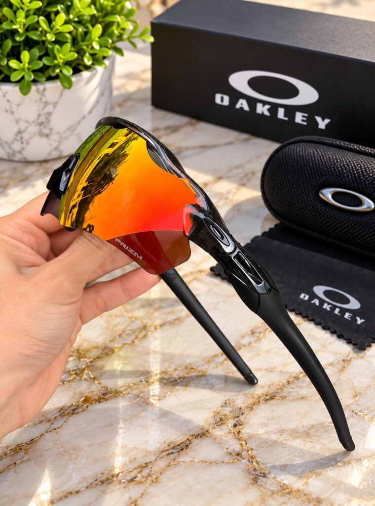 Gafas deportivas Oakley lente naranja y rojo intenso