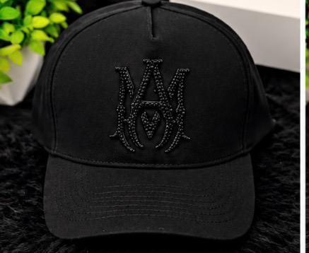 Gorra negra bordado negro