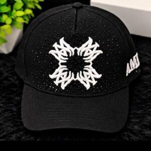 Gorra negra bordado blanco gráfico
